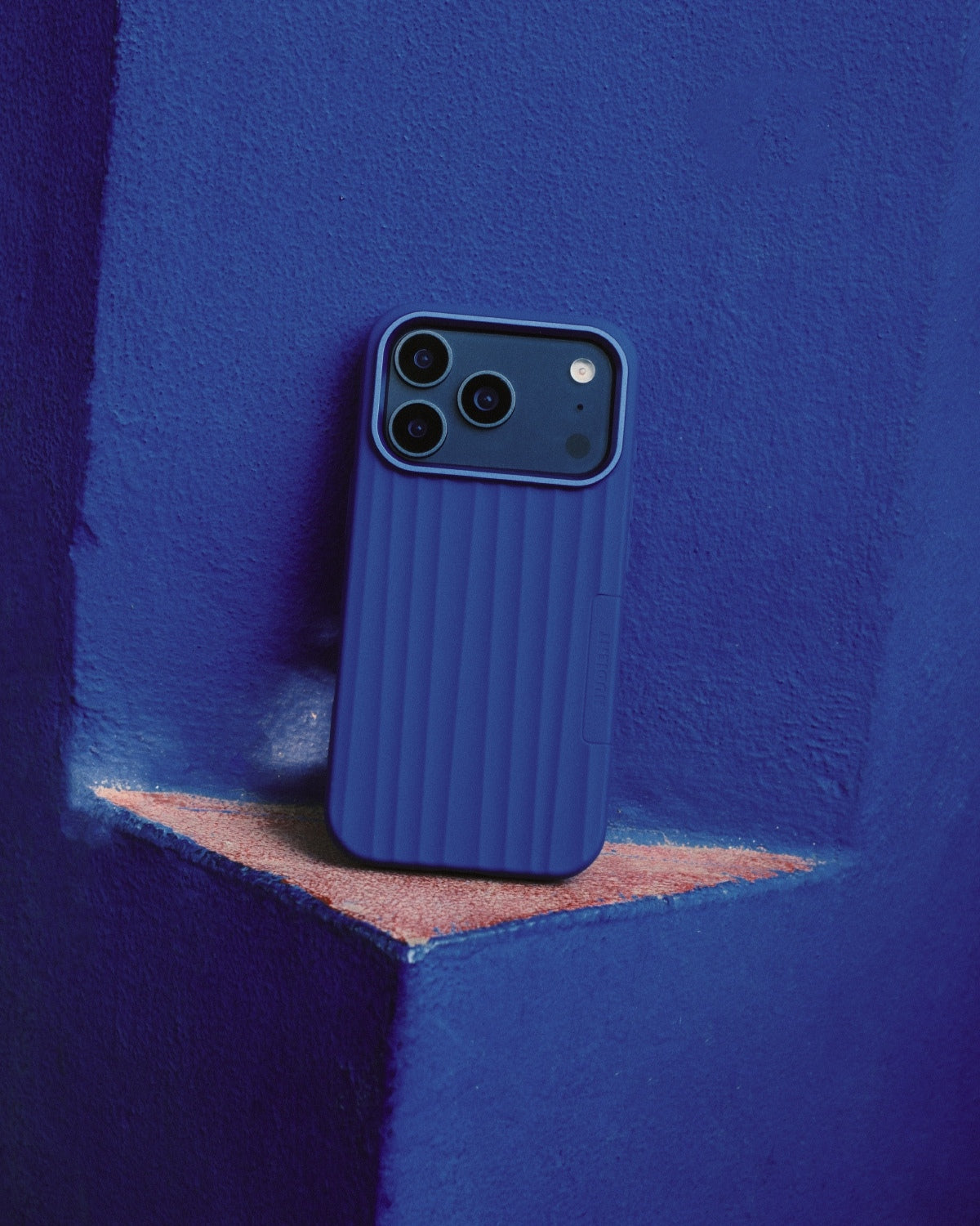 Bold Case MagSafe - Royal Blue - iPhone 17 Pro Max – NUDIENT